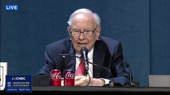 配资炒股网站平台 重磅！2025巴菲特股东大会问答一览：贸易不应成为武器 市场波动实属常态 突然宣布年底卸任CEO